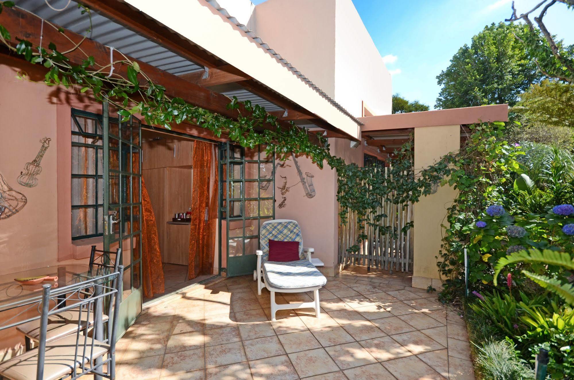 Cherry Tree Cottage B&B Linden Johannesburgo Exterior foto