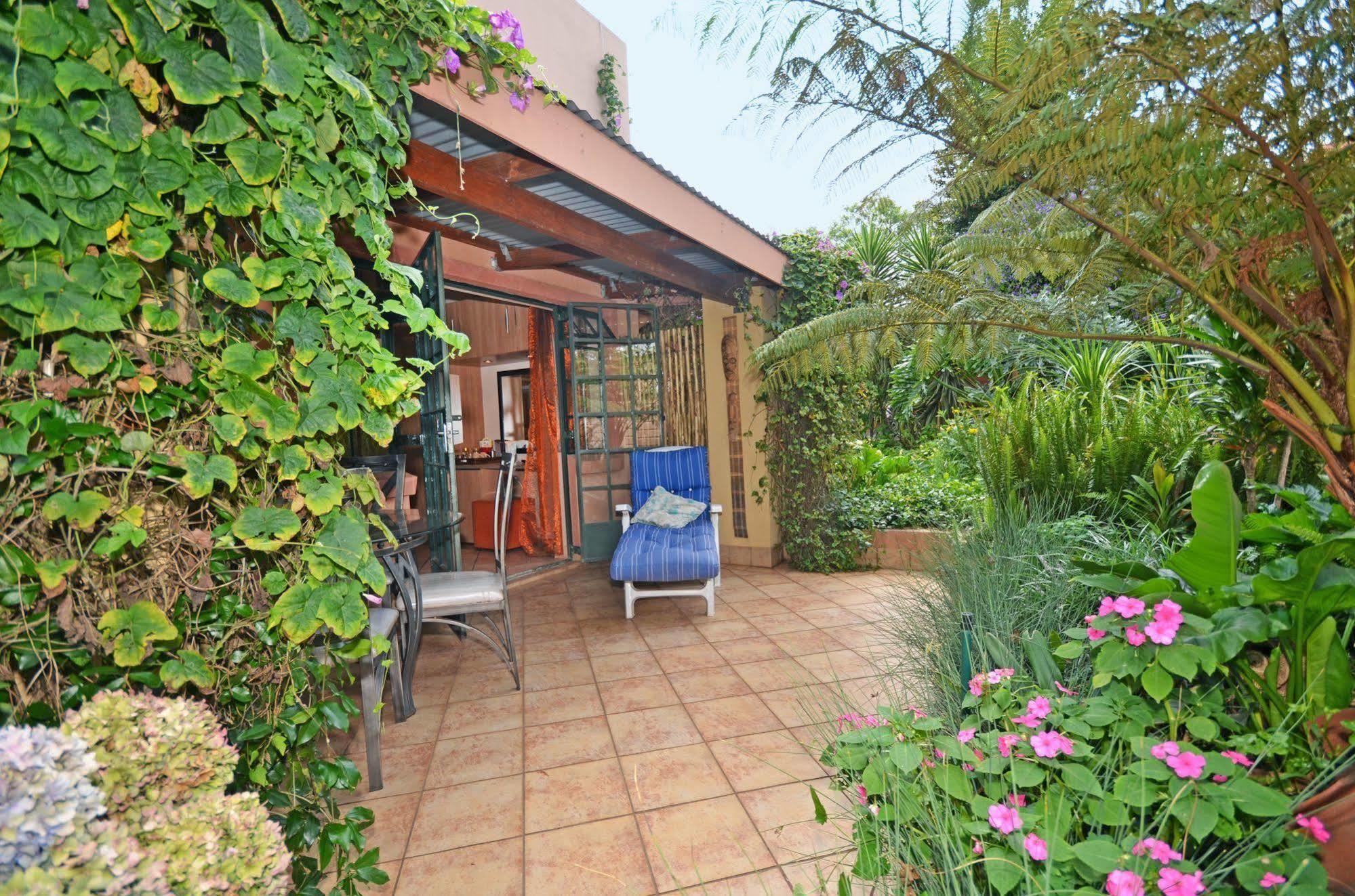 Cherry Tree Cottage B&B Linden Johannesburgo Exterior foto